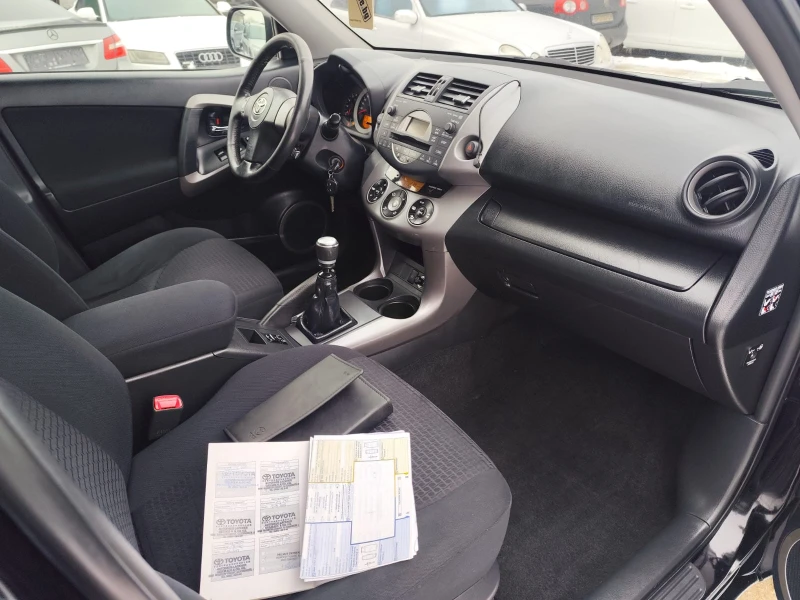 Toyota Rav4 2.2 дизел 136 коня, снимка 12 - Автомобили и джипове - 53377718