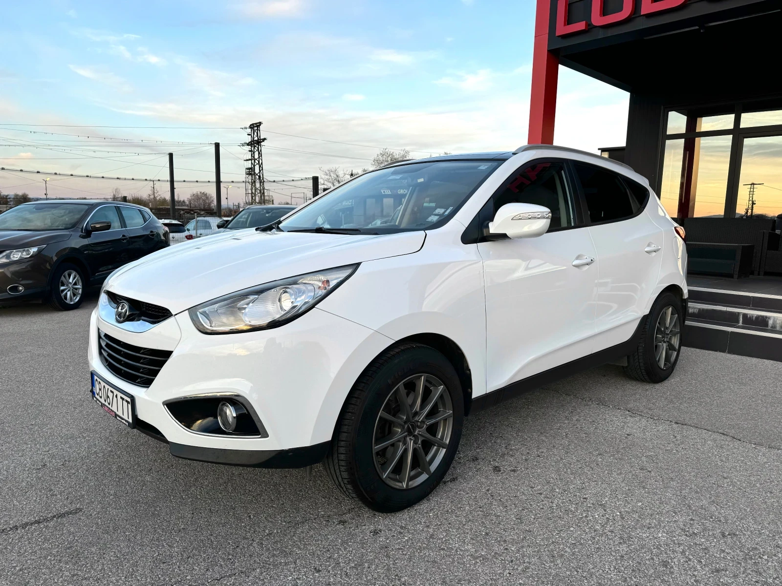 Hyundai IX35 2.0i-ГАЗ-AUT-NAVI-CAMERA-KEYLESS-ПАНОРАМА-ПОДГРЕВ - изображение 2