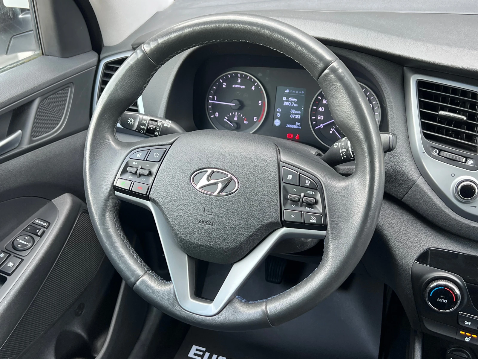 Hyundai Tucson 2.0CRDI, 4X4, FULL SERVICE-KATO HOB!!! | Mobile.bg   11