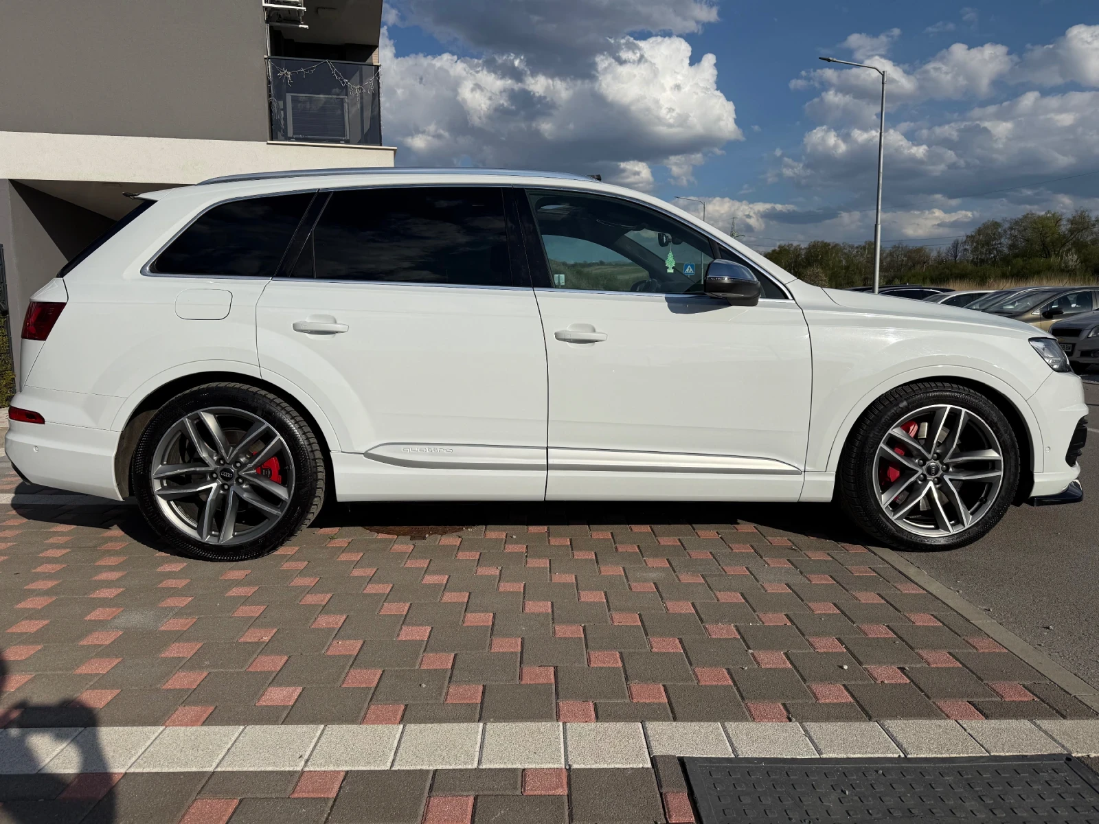 Audi SQ7 4.0* V8* 435hp* Panorama* ACC* 360* BOSE* , снимка 5 - Автомобили и джипове - 54360382