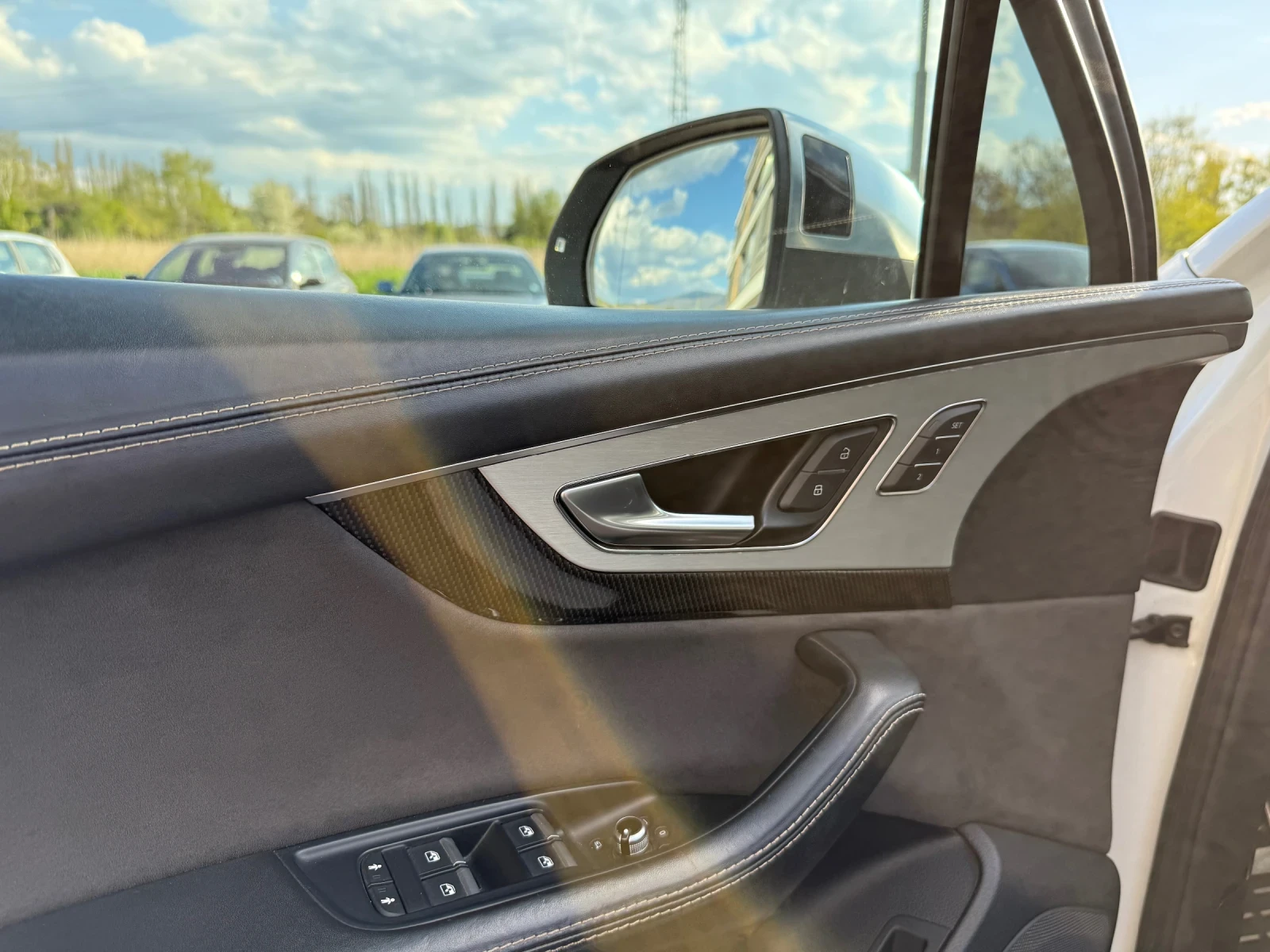 Audi SQ7 4.0* V8* 435hp* Panorama* ACC* 360* BOSE* , снимка 15 - Автомобили и джипове - 54360382