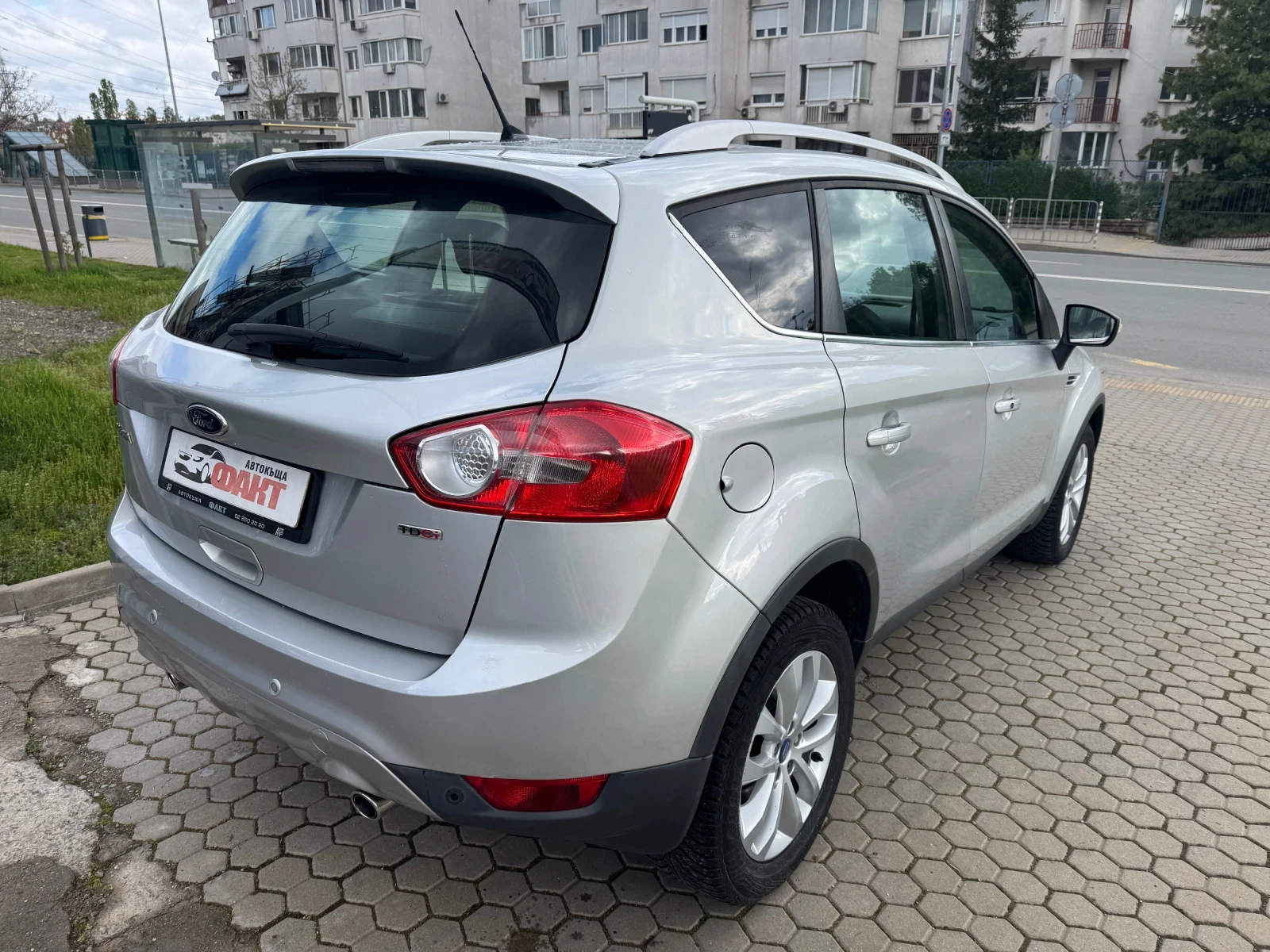 Ford Kuga 2.0TDCi/AVTOMAT/4x4, снимка 4 - Автомобили и джипове - 54373802
