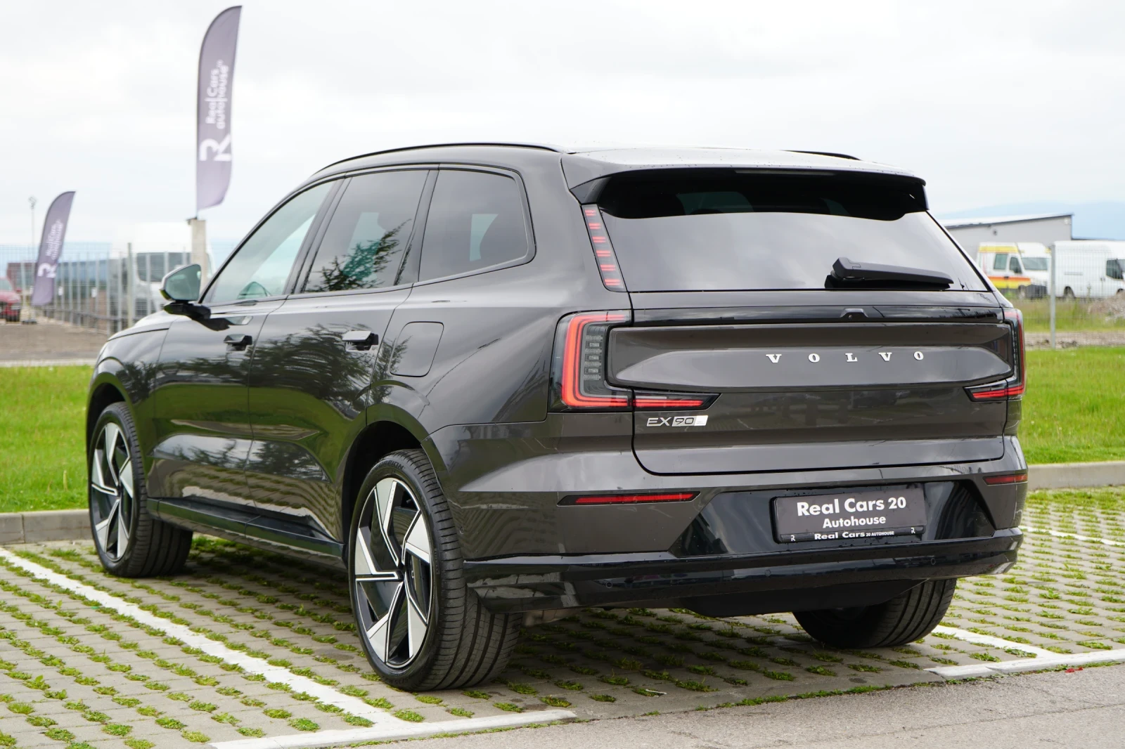Volvo EX90 ULTRA PERFORMANCE* AWD* 6+ 1* DISTR* HUD* 360 CAM*, снимка 6 - Автомобили и джипове - 54590509