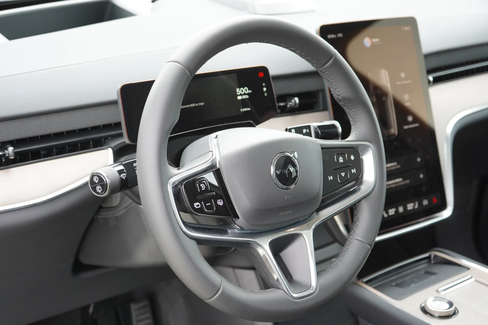 Volvo EX90 ULTRA PERFORMANCE* AWD* 6+ 1* DISTR* HUD* 360 CAM*, снимка 9 - Автомобили и джипове - 54590509