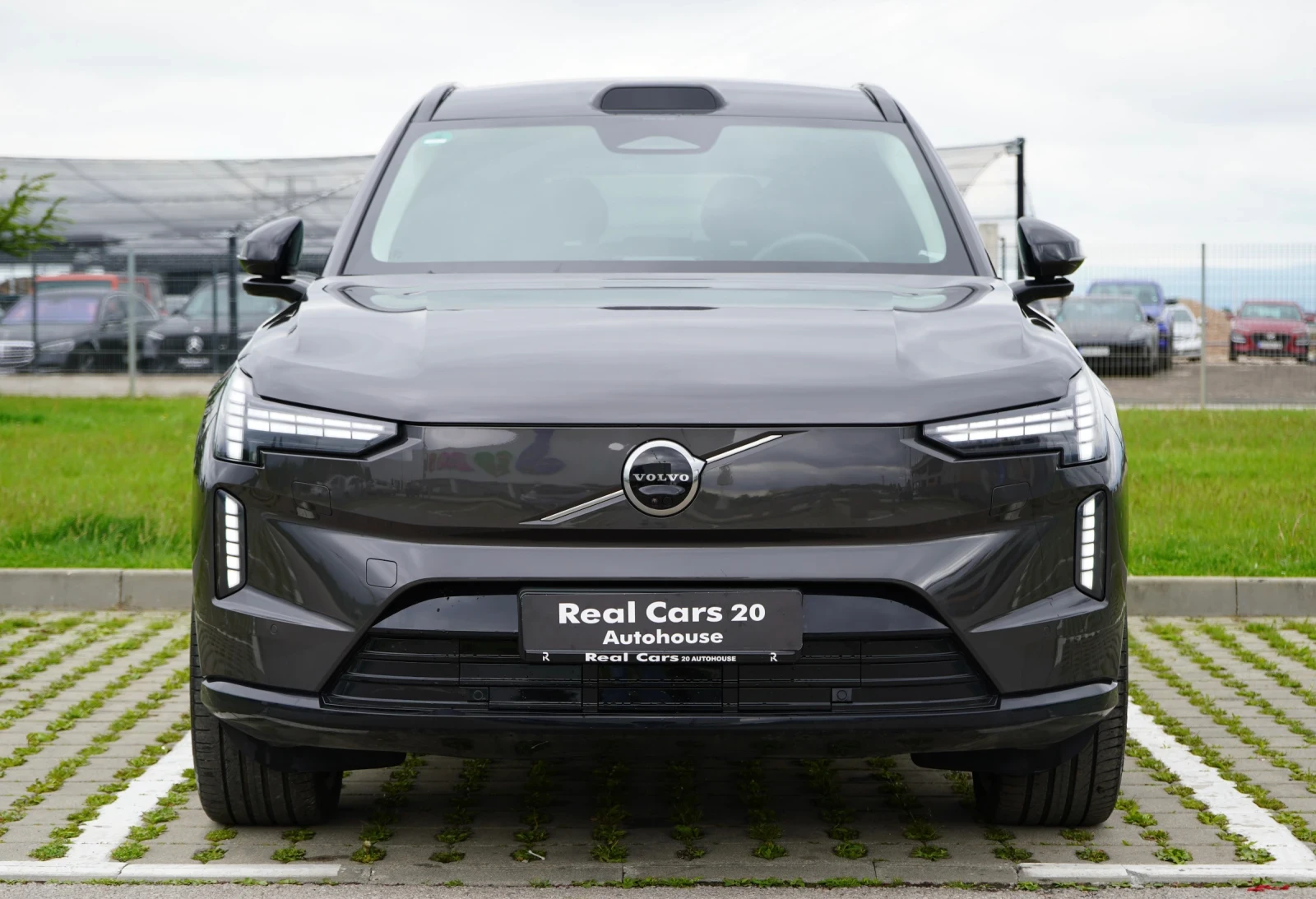 Volvo EX90 ULTRA PERFORMANCE* AWD* 6+ 1* DISTR* HUD* 360 CAM*, снимка 2 - Автомобили и джипове - 54590509