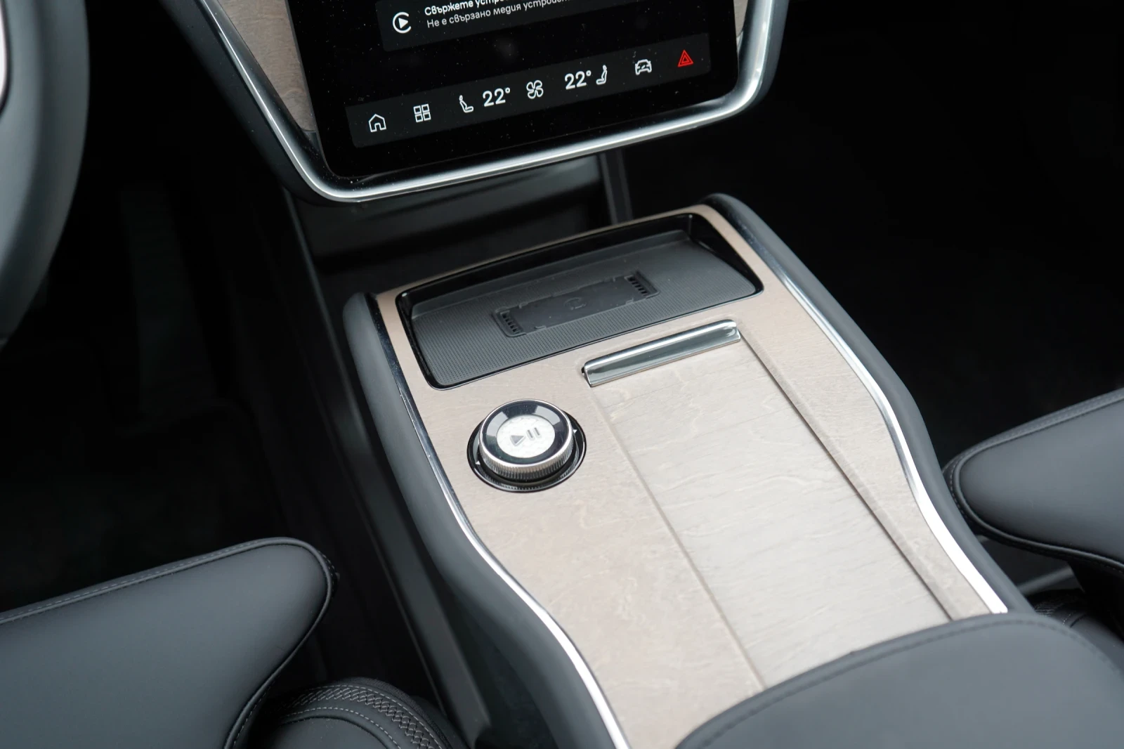 Volvo EX90 ULTRA PERFORMANCE* AWD* 6+ 1* DISTR* HUD* 360 CAM*, снимка 12 - Автомобили и джипове - 54590509