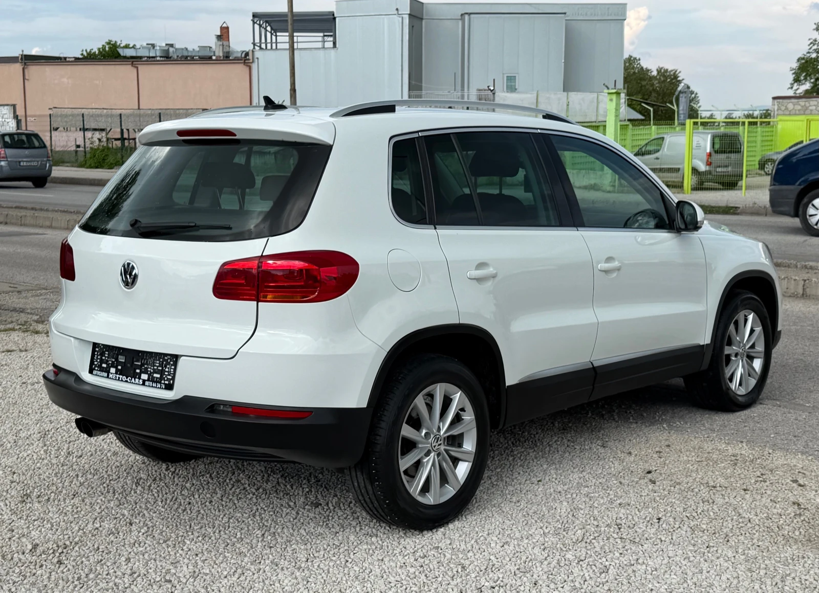 VW Tiguan 2.0TDI* 4x4* АВТОМАТ, снимка 4 - Автомобили и джипове - 54671964