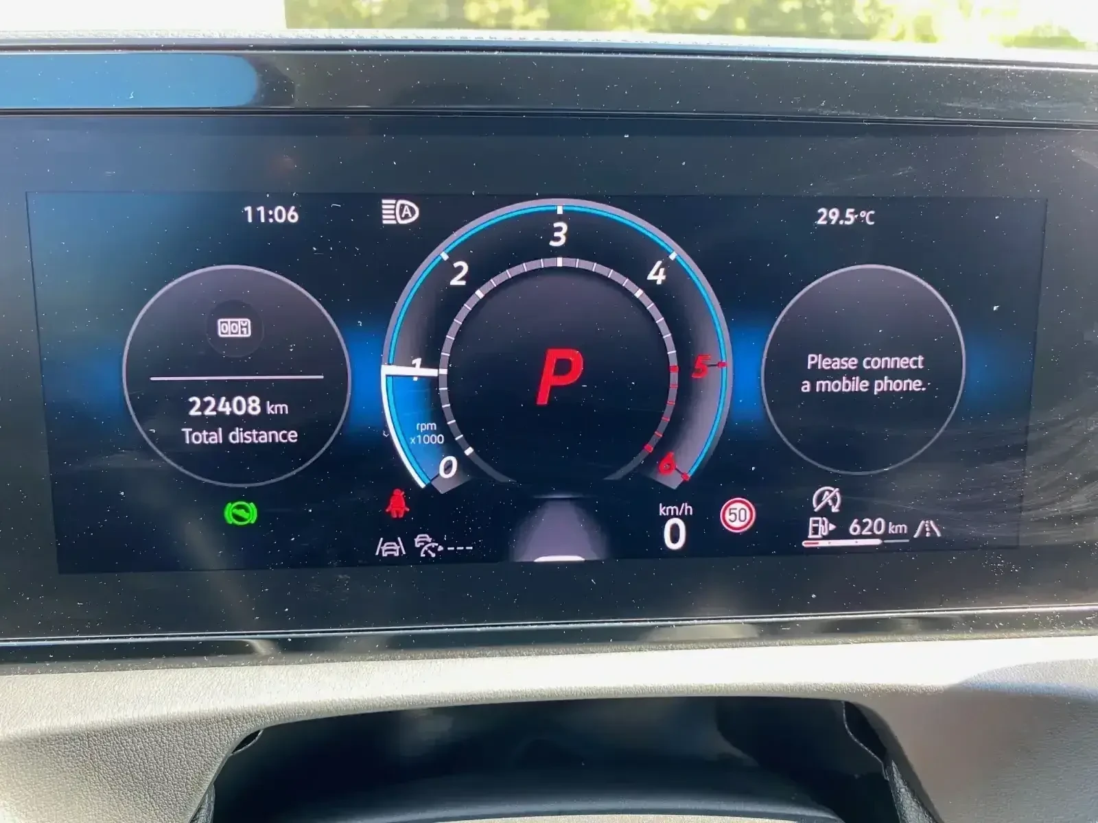 VW Tiguan Като нов!!! 2025 година -2.0 Tdi DSG 4 Motion, снимка 12 - Автомобили и джипове - 55623411