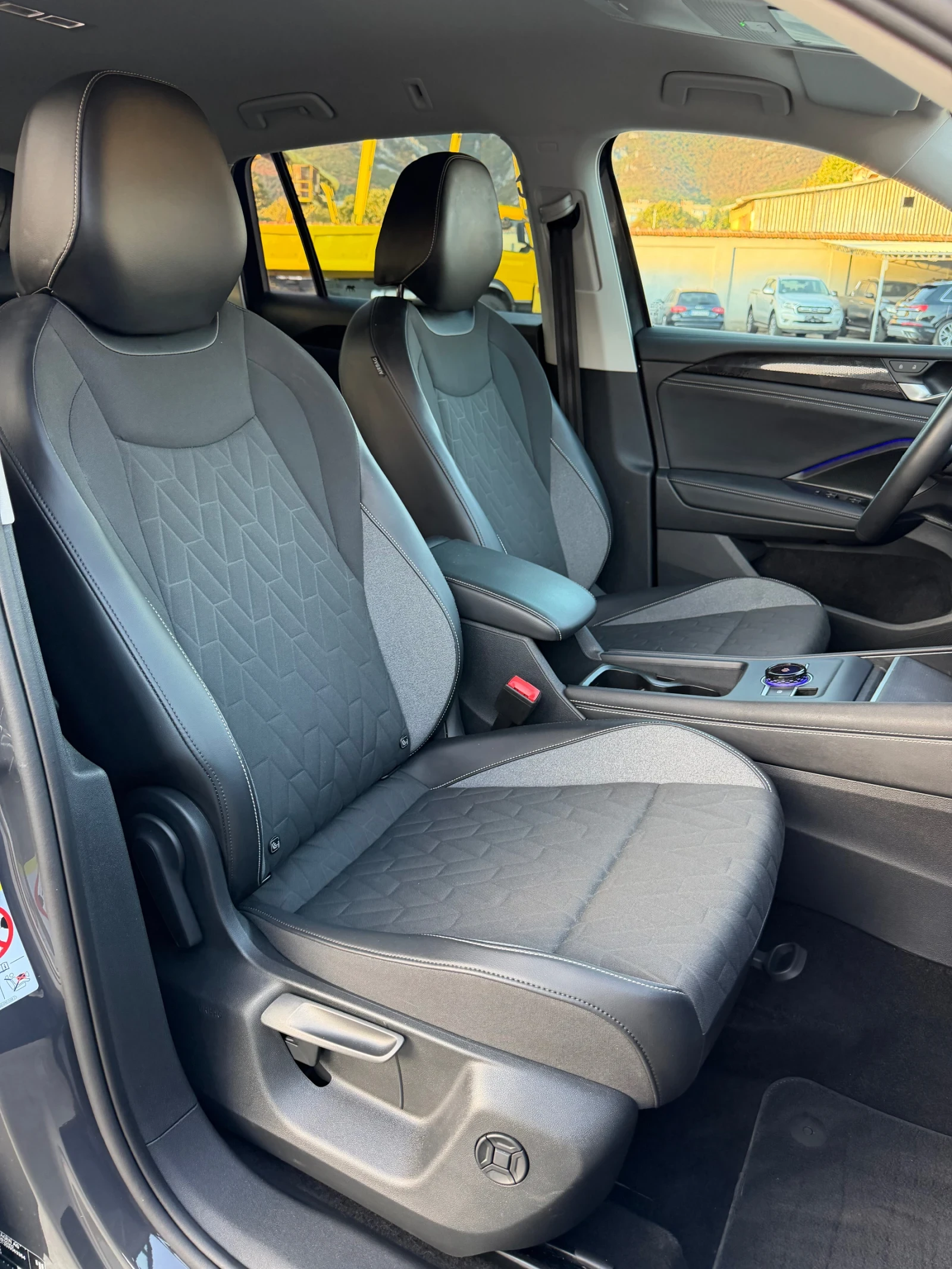 VW Tiguan 4MOTION* GOAL* Гаранционен, снимка 15 - Автомобили и джипове - 55623411
