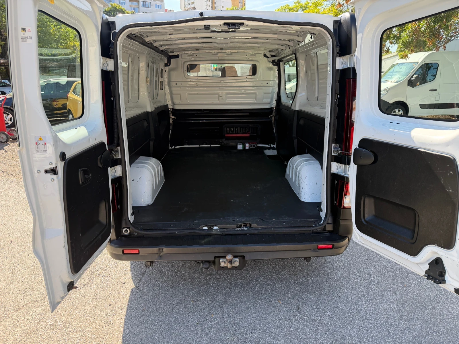 Opel Vivaro 1.6CDTI* L2 H1, снимка 9 - Бусове и автобуси - 56220761