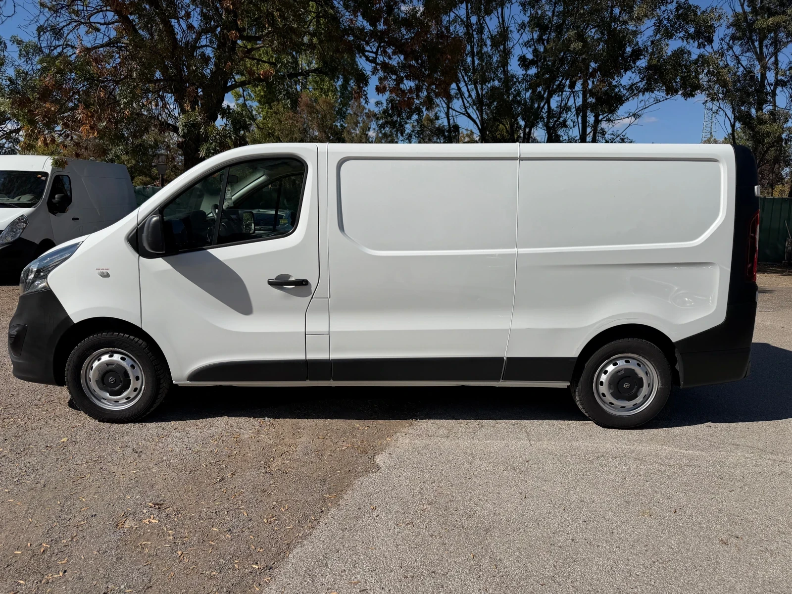 Opel Vivaro 1.6CDTI* L2 H1, снимка 6 - Бусове и автобуси - 56220761