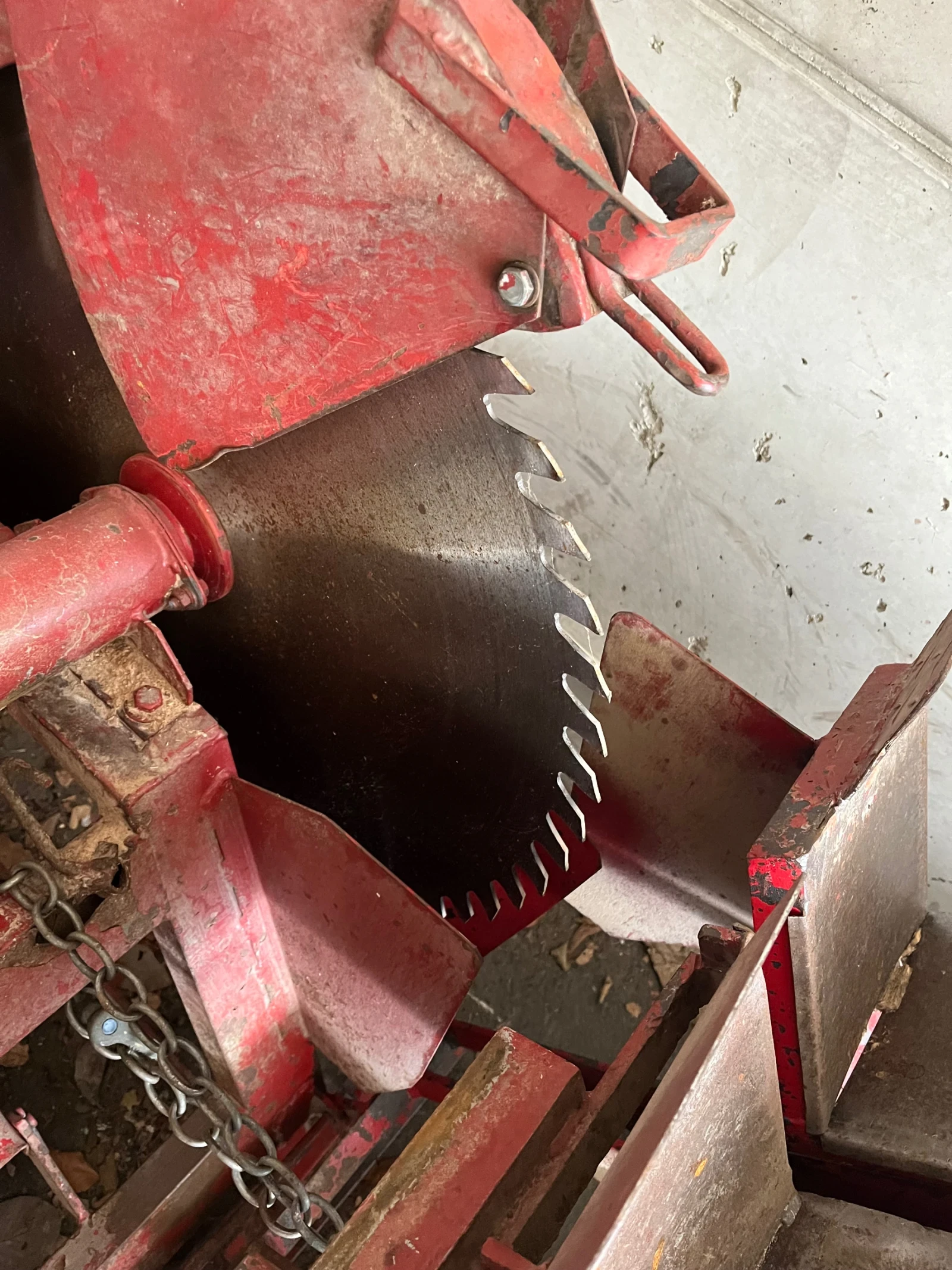 Друг вид Внос Прикачен циркуляр за трактор, снимка 2 - Селскостопанска техника - 54273782