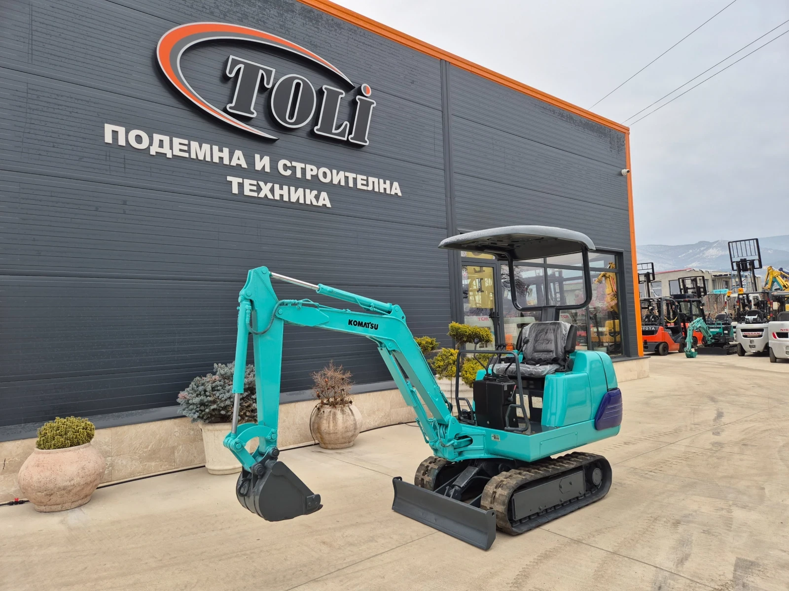 Багер Komatsu 1.3 тона / ПЕРФЕКТЕН / НАЛИЧЕН !, снимка 1