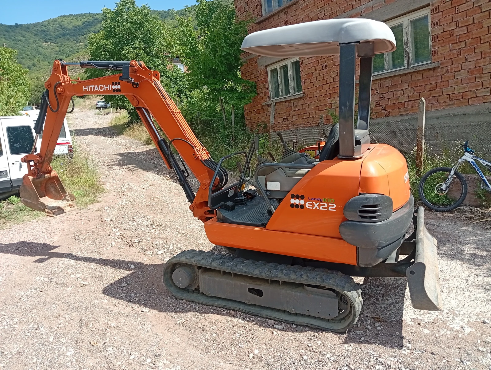 Багер Hitachi EX22