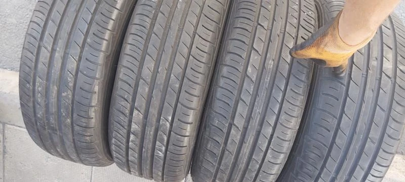 Гуми Летни 215/60R16, снимка 2 - Гуми и джанти - 29888260