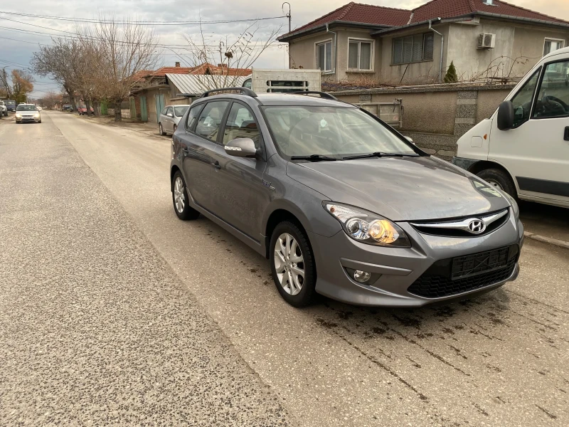 Hyundai I30 1.6 Бензин, снимка 9 - Автомобили и джипове - 48070282