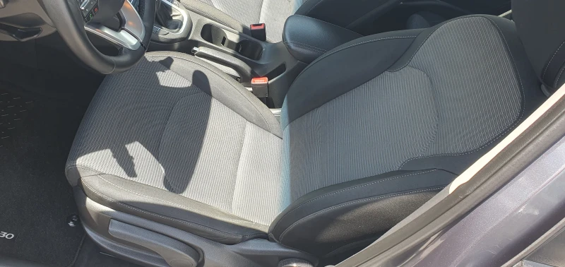 Hyundai I30 1.6 CRDI- NAVI, снимка 9 - Автомобили и джипове - 50150406