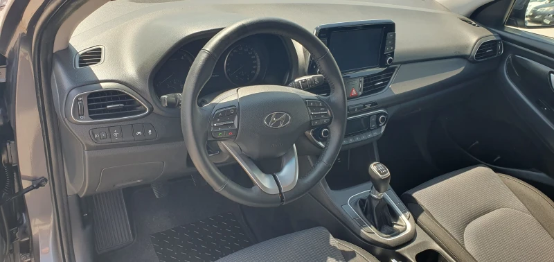 Hyundai I30 1.6 CRDI- NAVI, снимка 10 - Автомобили и джипове - 50150406