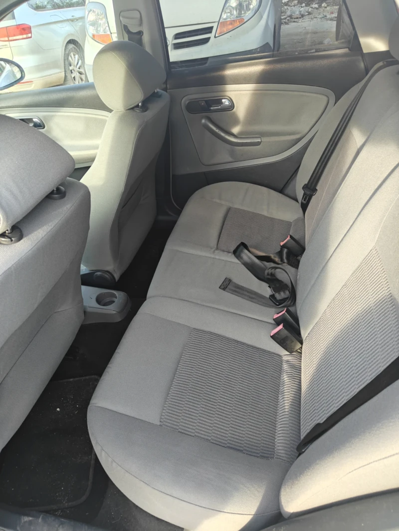 Seat Ibiza 1.4, снимка 7 - Автомобили и джипове - 52841208
