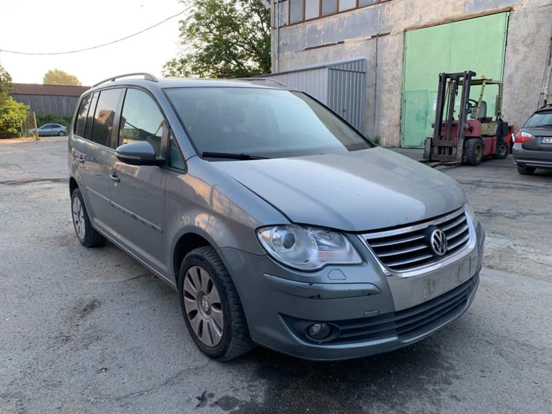 VW Touran 1.4tsi, снимка 2 - Автомобили и джипове - 41990492