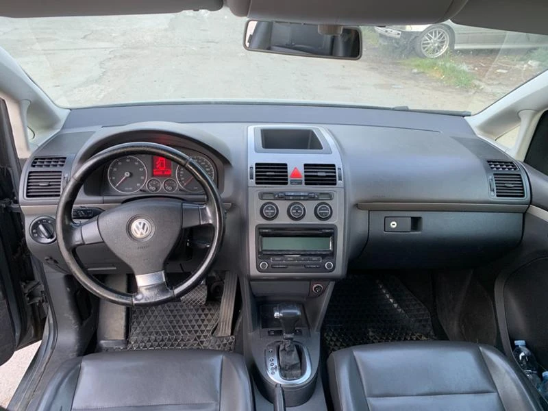 VW Touran 1.4tsi, снимка 5 - Автомобили и джипове - 41990492