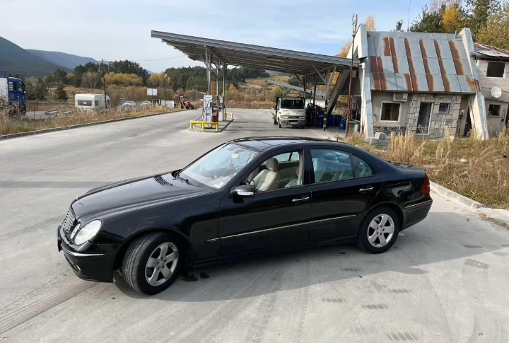 Mercedes-Benz E 270  - изображение 4