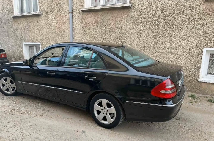 Mercedes-Benz E 270  - изображение 8