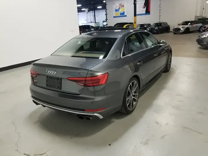 Audi S4 PRESTIGE* B&O* Дигитал* 360* Подгреви* Keyless* , снимка 6 - Автомобили и джипове - 53202838