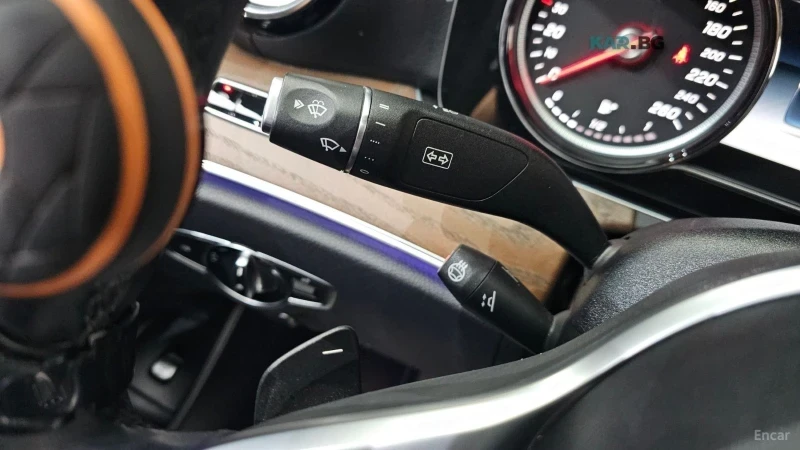 Mercedes-Benz E 220 * Пано* KEYLESS* ПОДГРЕВ* КАМЕРА* LED* , снимка 5 - Автомобили и джипове - 55138884