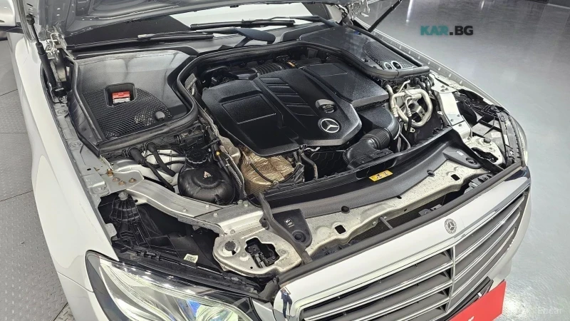 Mercedes-Benz E 220 * Пано* KEYLESS* ПОДГРЕВ* КАМЕРА* LED* , снимка 15 - Автомобили и джипове - 55138884