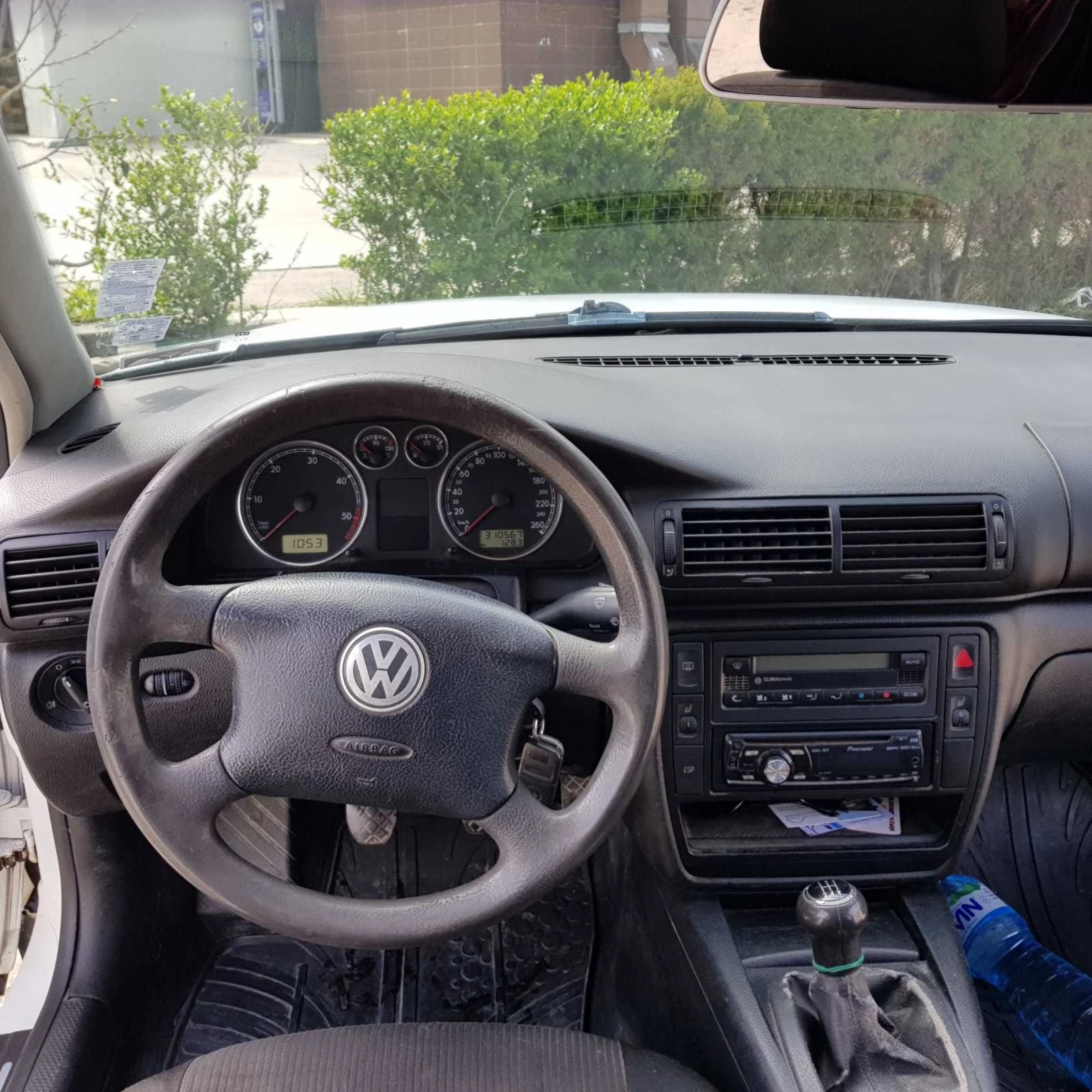 VW Passat Комби - изображение 4