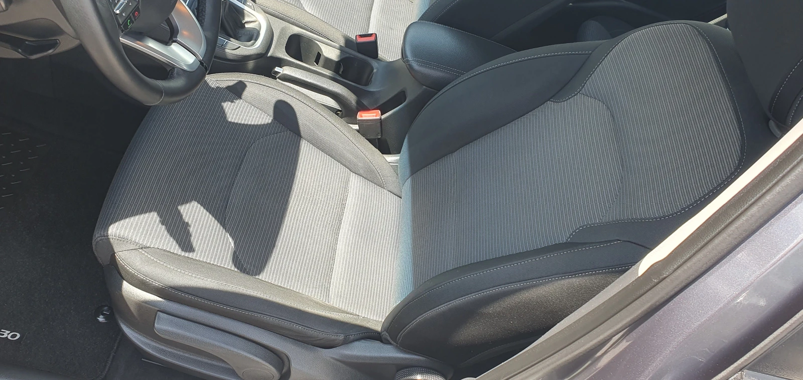 Hyundai I30 1.6 CRDI- NAVI - изображение 9