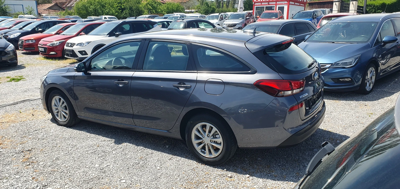 Hyundai I30 1.6 CRDI- NAVI - изображение 4