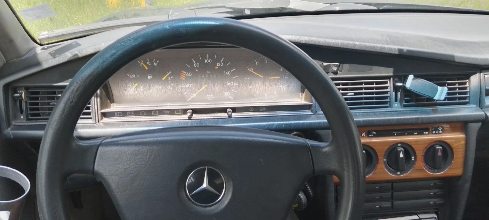 Mercedes-Benz 190 Бензинова  - изображение 7