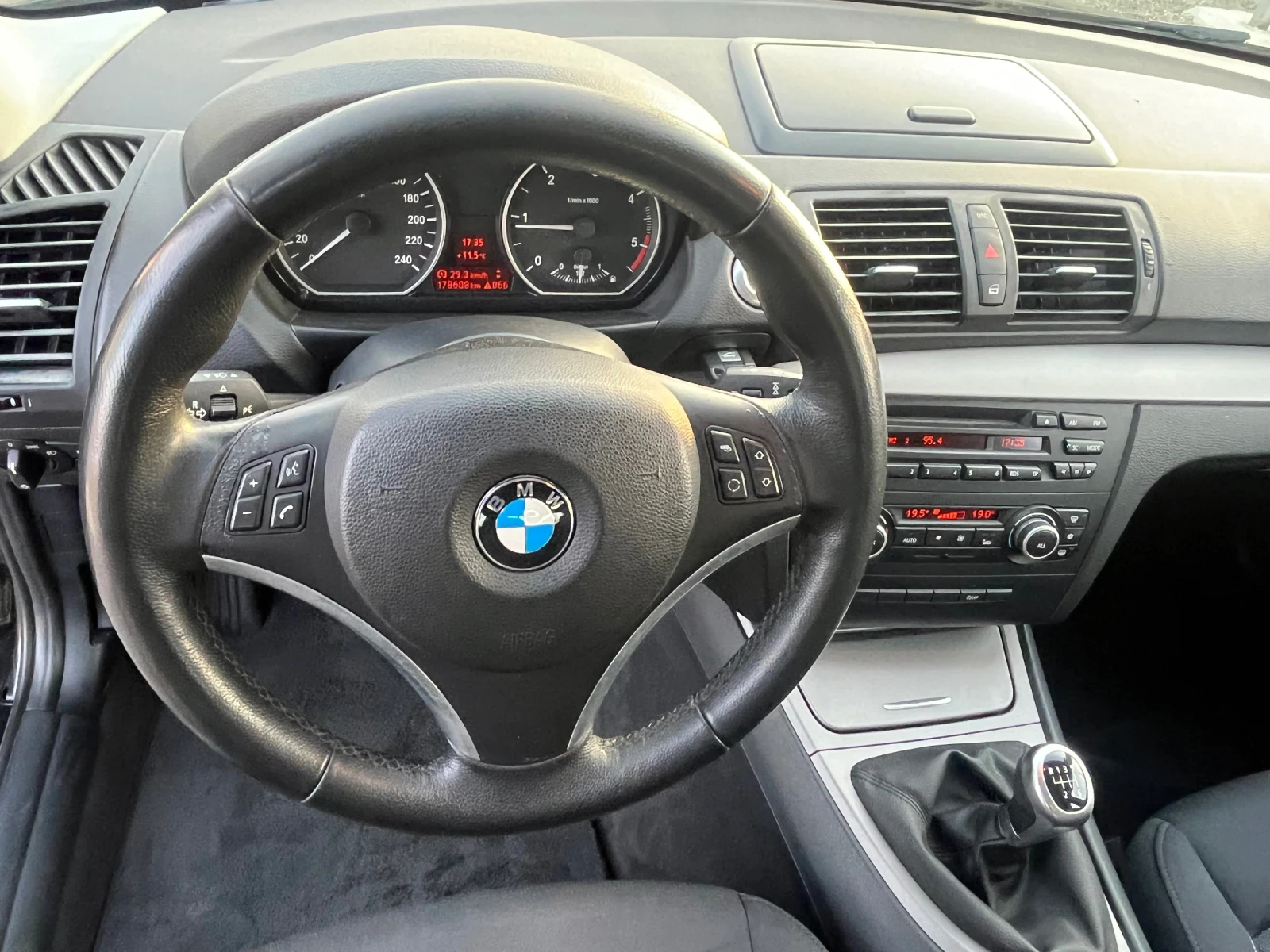 BMW 116 BMW 116 2.0 D 116кс - изображение 9