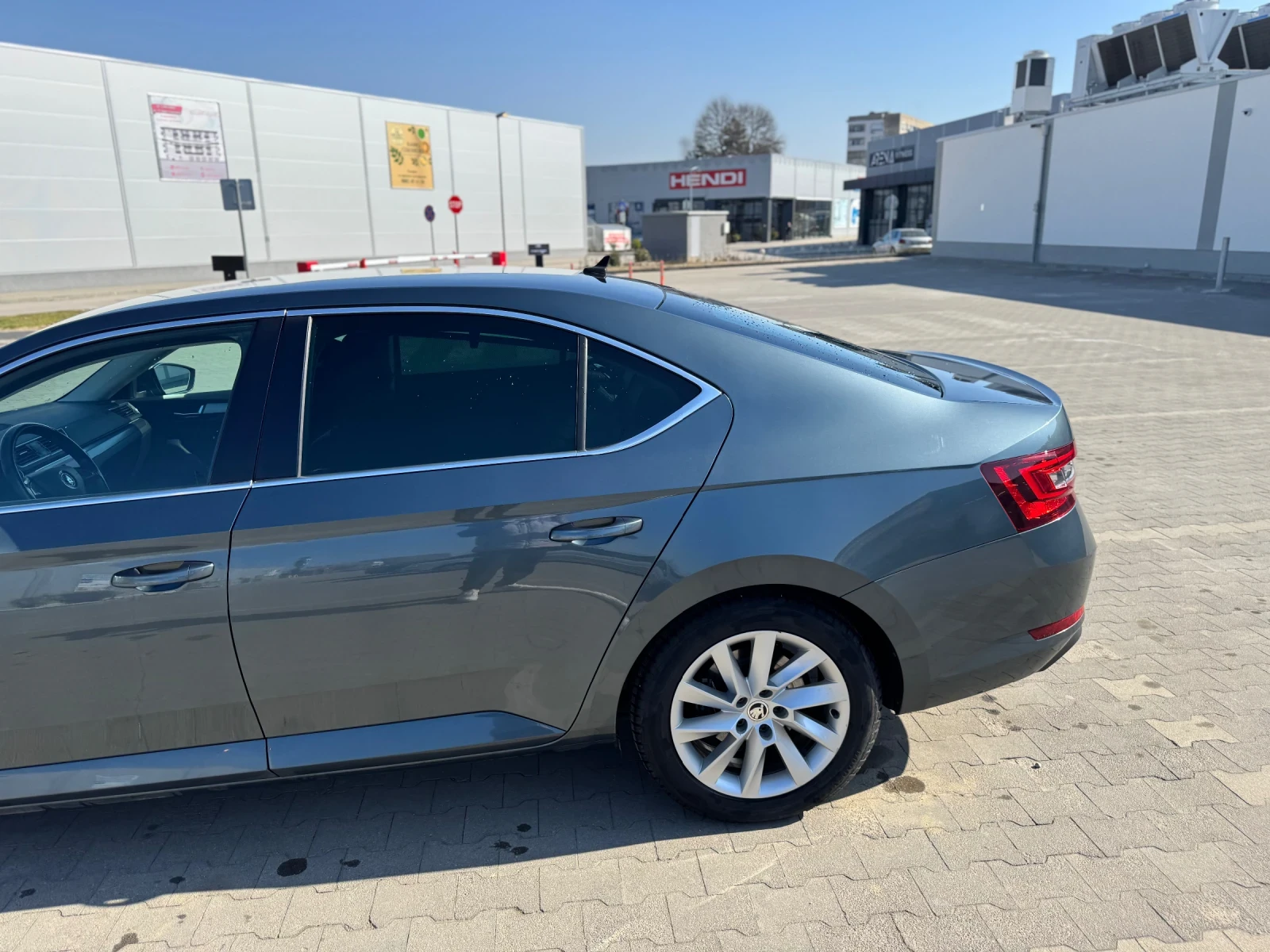 Skoda Superb, снимка 5 - Автомобили и джипове - 53844402