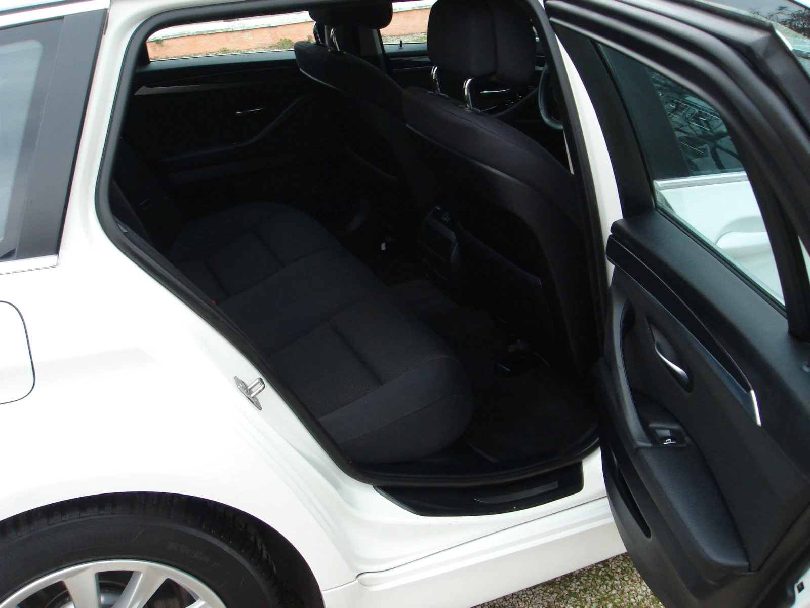 BMW 520 d 6ck. NAVI EURO 5B, снимка 14 - Автомобили и джипове - 53901303