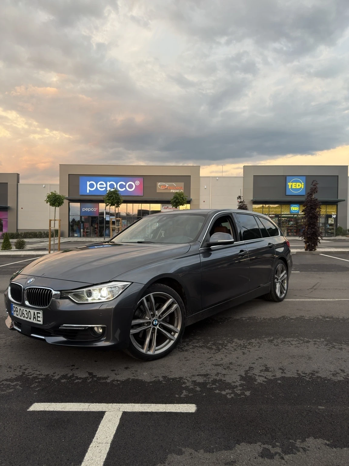 BMW 330 Luxury 