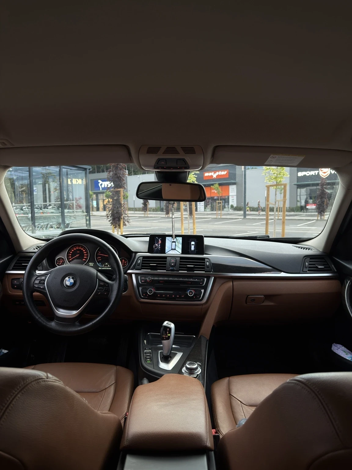 BMW 330 Luxury , снимка 10 - Автомобили и джипове - 55369338