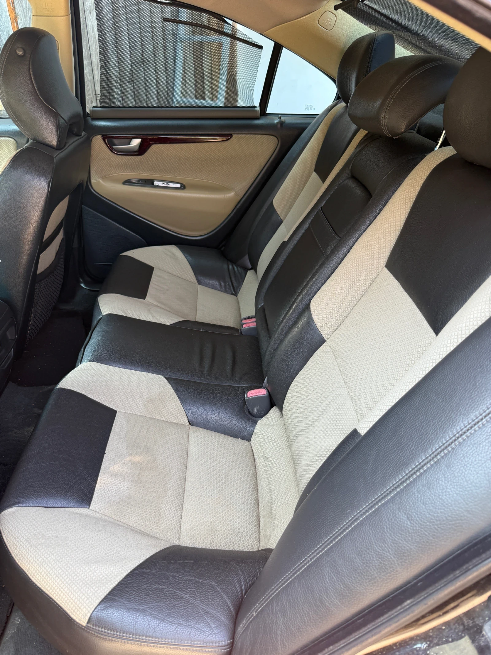 Volvo S60 2.4T, снимка 4 - Автомобили и джипове - 55771489