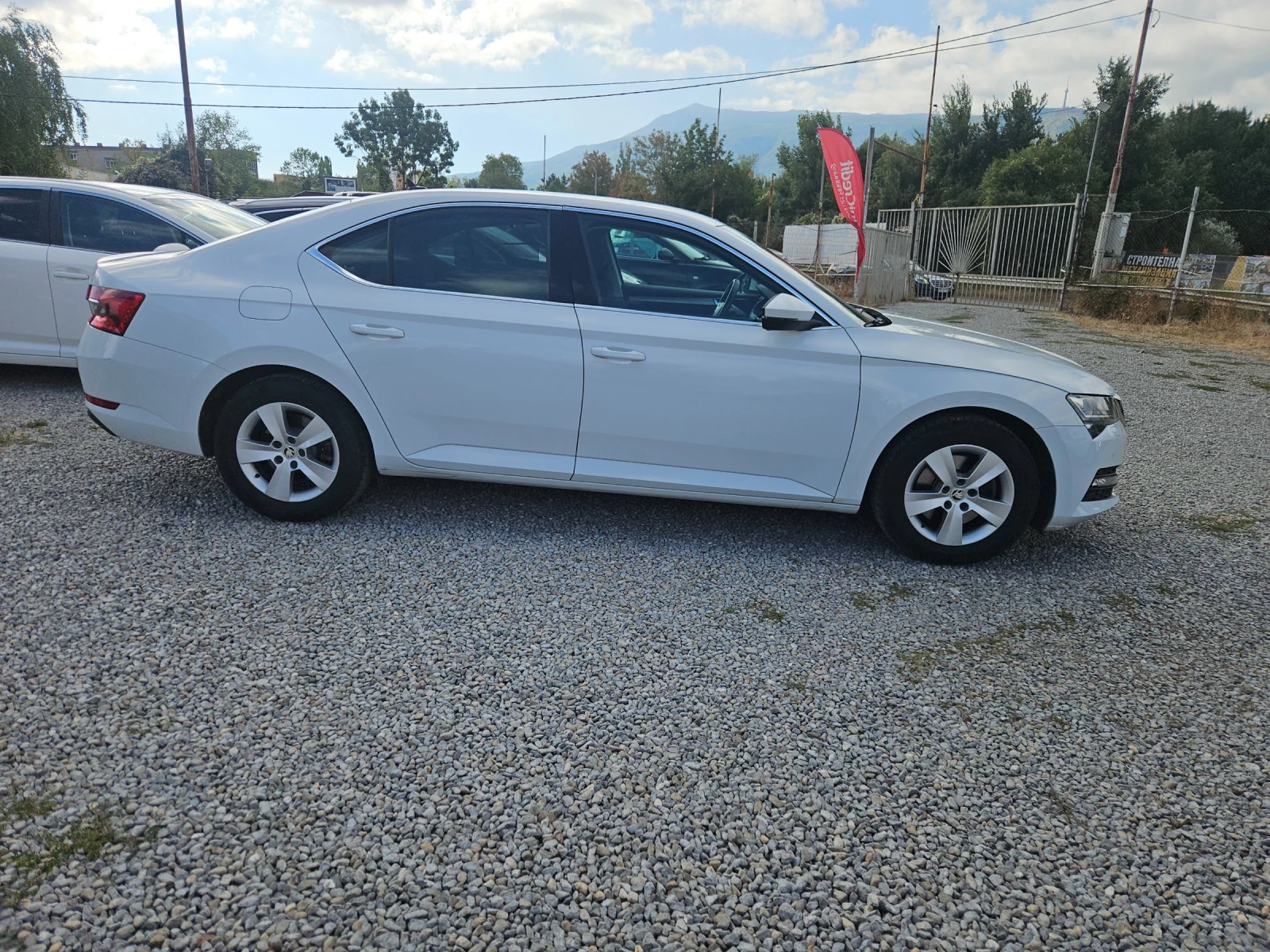 Skoda Superb 1.5i-150k.c, снимка 4 - Автомобили и джипове - 56049584