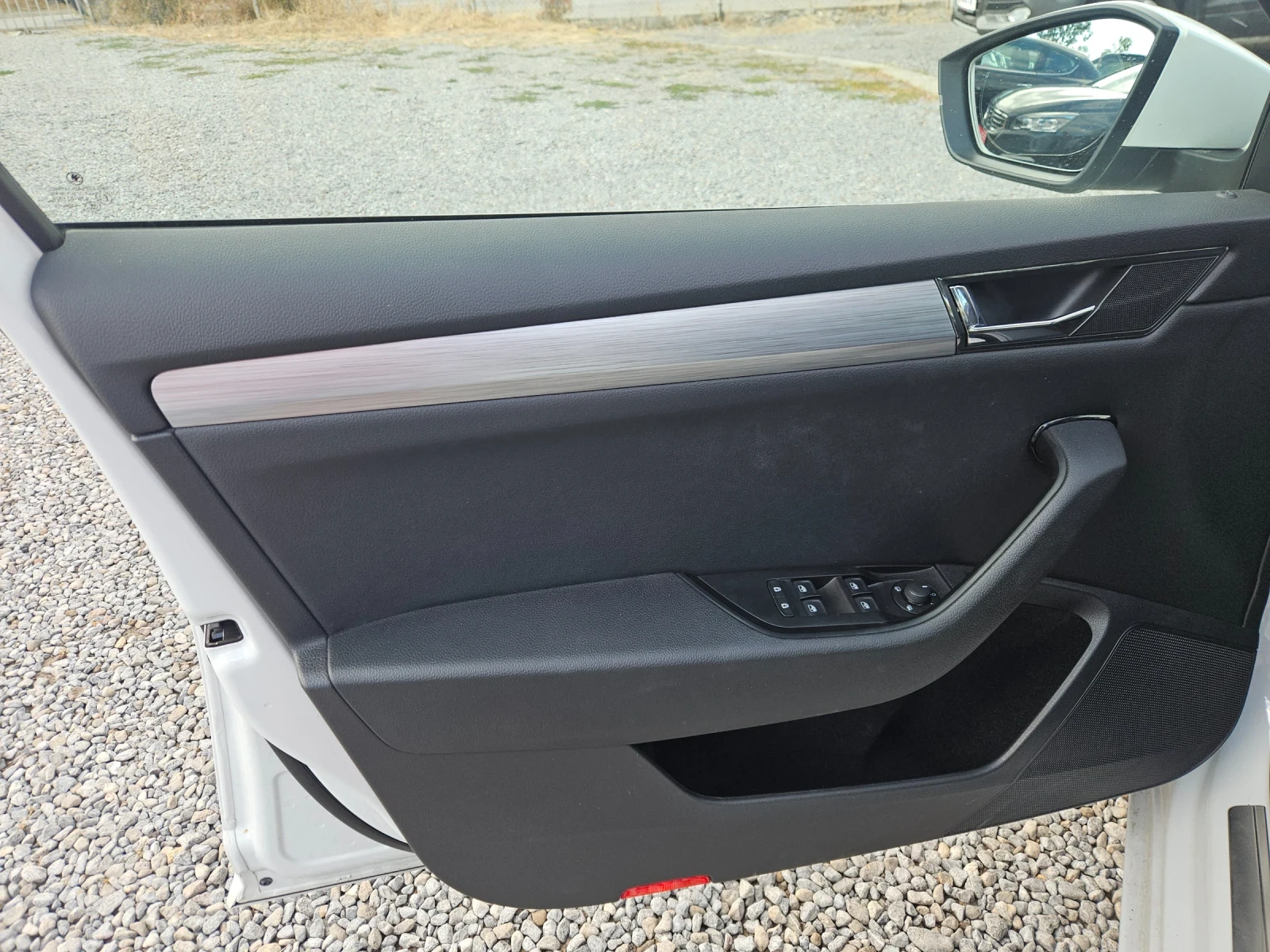 Skoda Superb 1.5i-150k.c, снимка 13 - Автомобили и джипове - 56049584