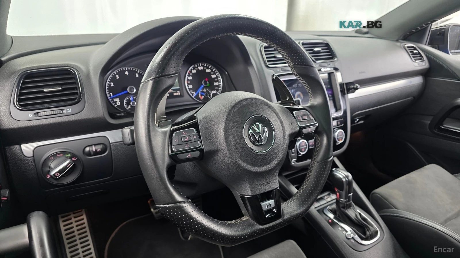 VW Scirocco 2.0TSI* R* КОЖА* ПОДГРЕВ* КАМЕРА* ПАНО* BBS* , снимка 13 - Автомобили и джипове - 56178625
