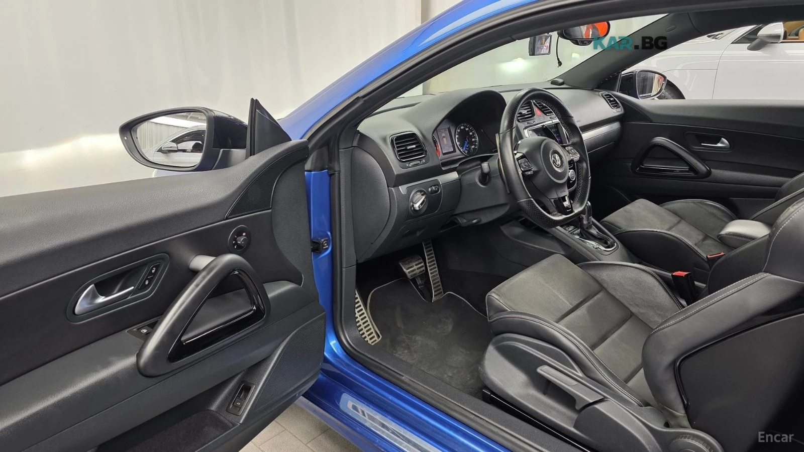 VW Scirocco 2.0TSI* R* КОЖА* ПОДГРЕВ* КАМЕРА* ПАНО* BBS* , снимка 10 - Автомобили и джипове - 56178625