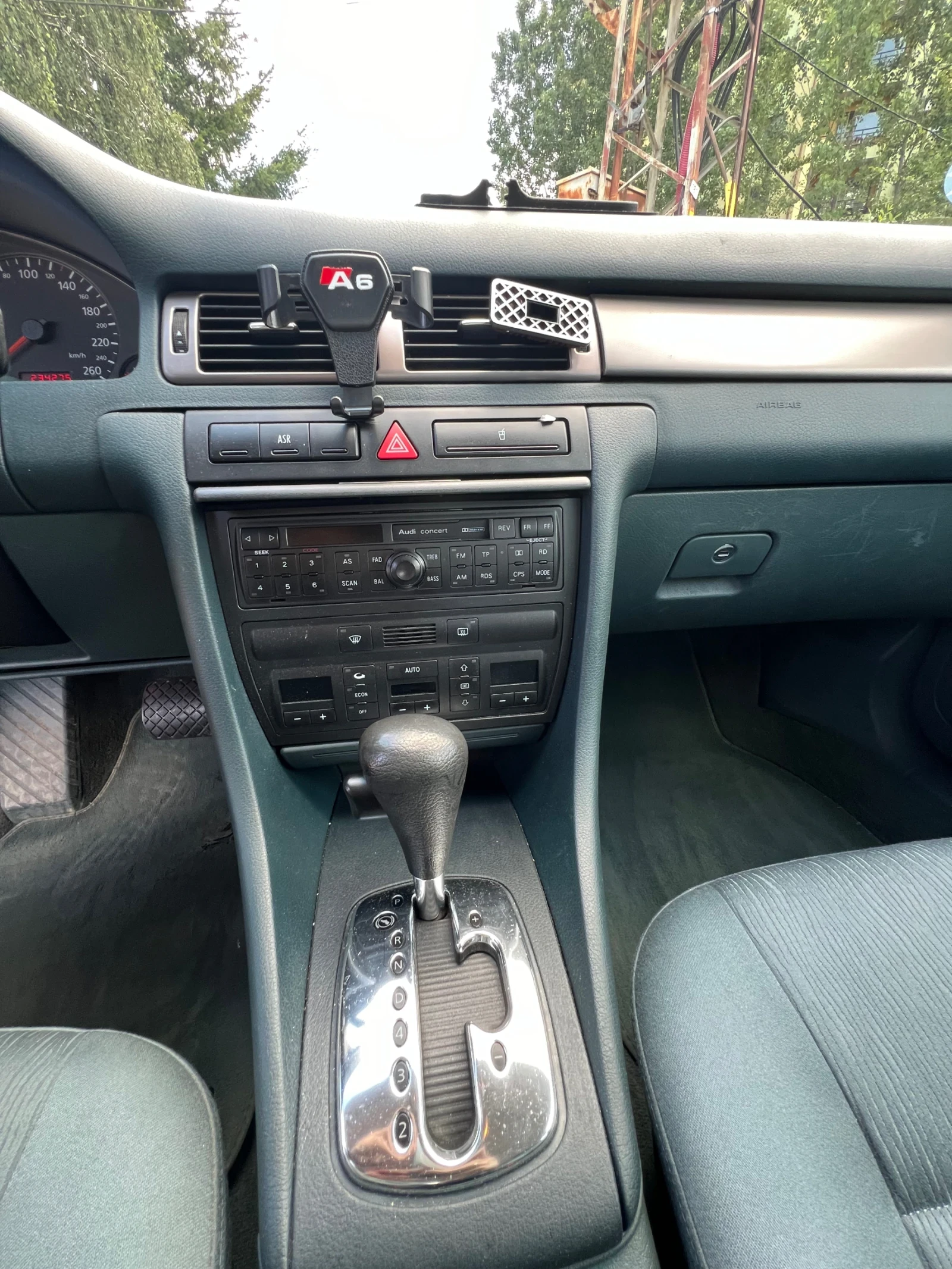 Audi A6 Бензин/Газ, снимка 11 - Автомобили и джипове - 56292880