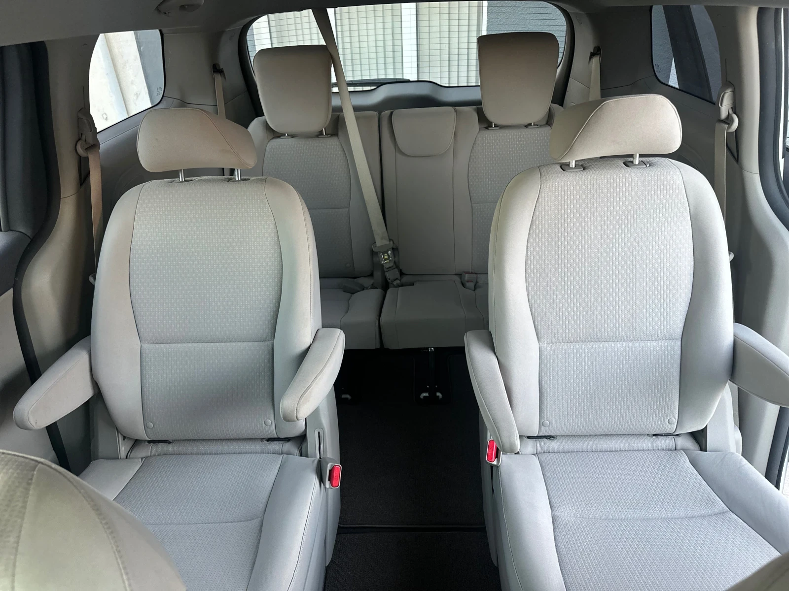 Kia Carnival SEDONA BENZIN, снимка 13 - Автомобили и джипове - 56747425