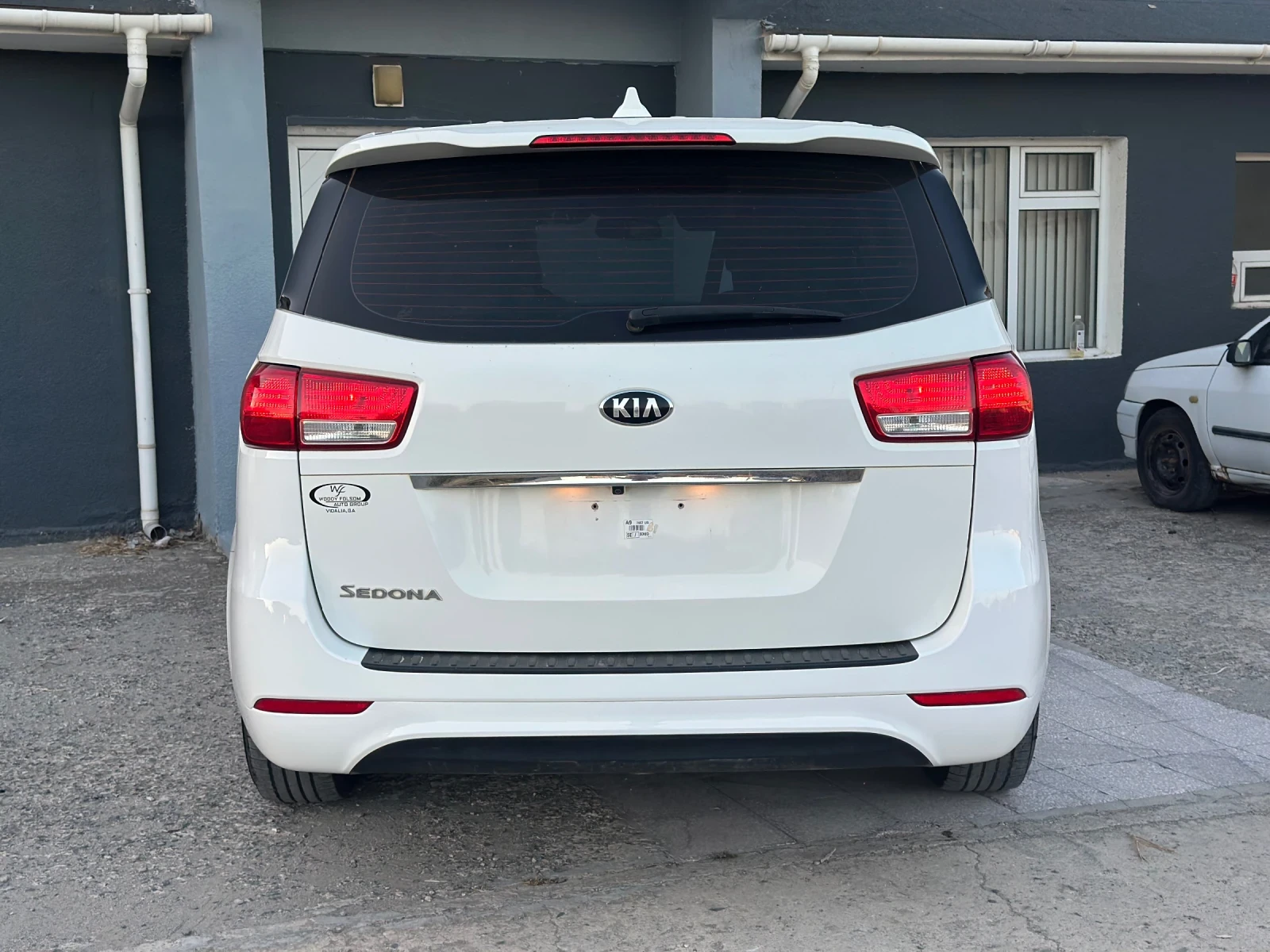 Kia Carnival SEDONA BENZIN, снимка 5 - Автомобили и джипове - 56747425