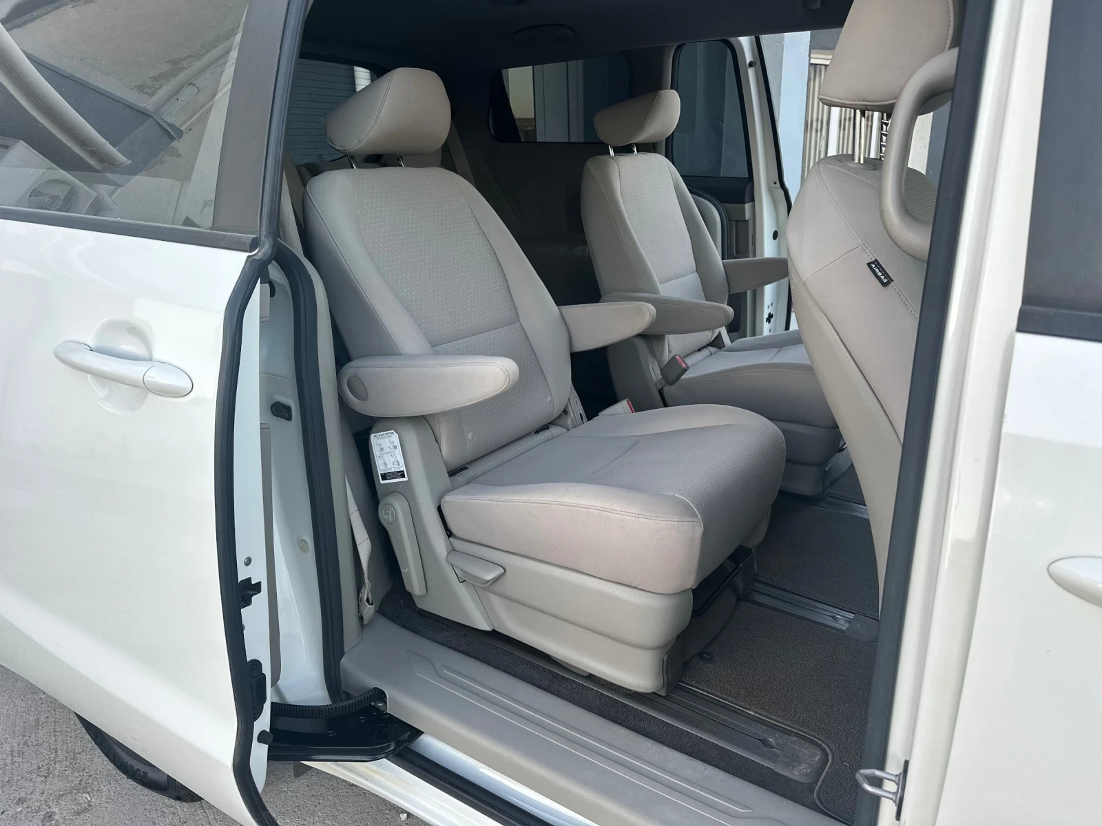 Kia Carnival SEDONA BENZIN, снимка 14 - Автомобили и джипове - 56747425