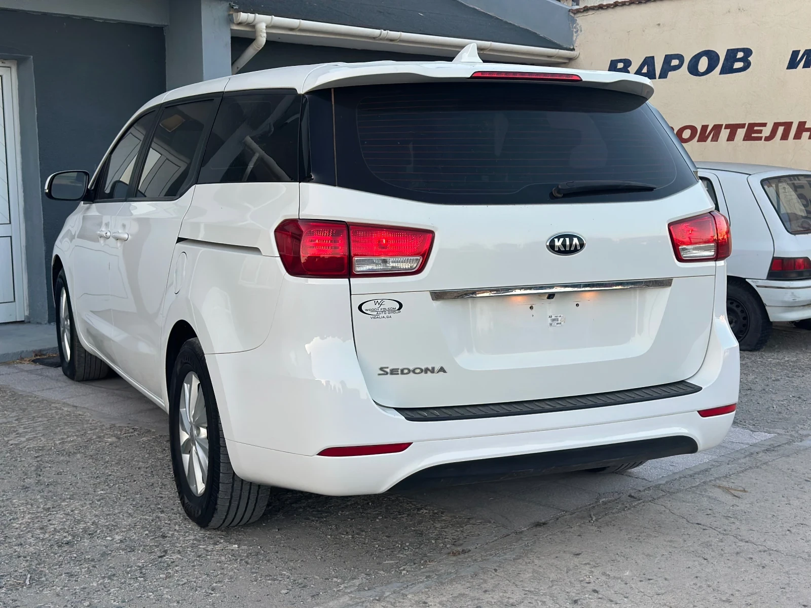 Kia Carnival SEDONA BENZIN, снимка 6 - Автомобили и джипове - 56747425