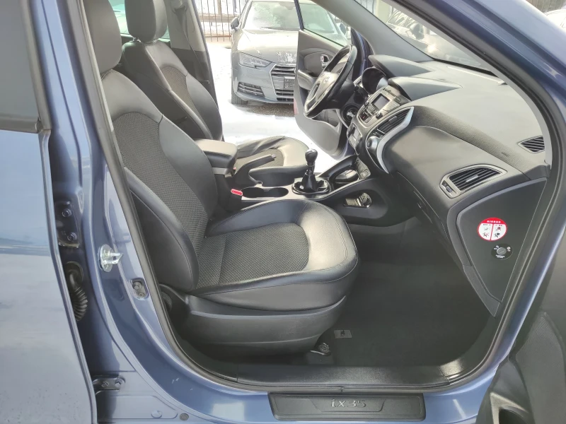 Hyundai IX35, снимка 14 - Автомобили и джипове - 53341127